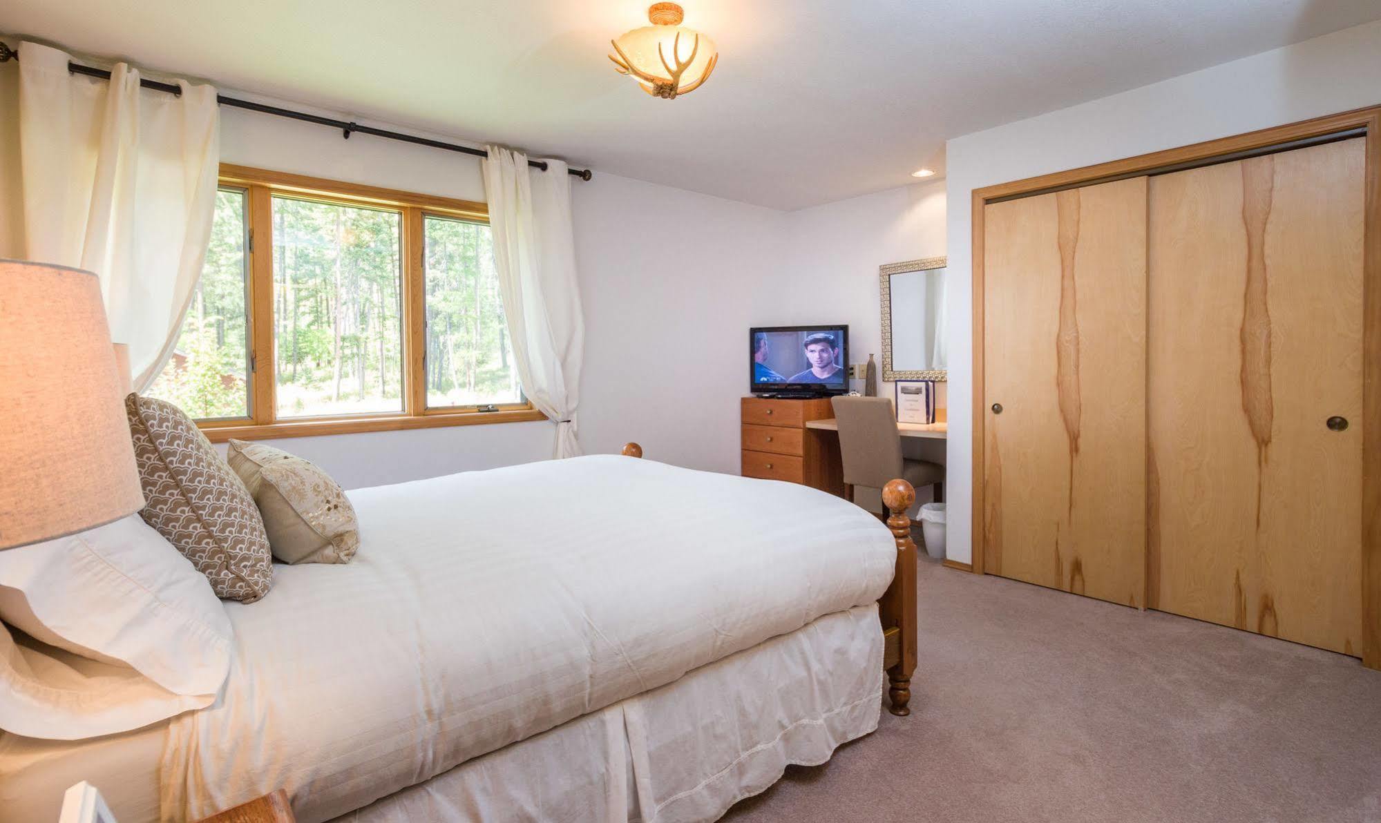 Meadow Lake View Bed And Breakfast Кълъмбия Фолс Екстериор снимка